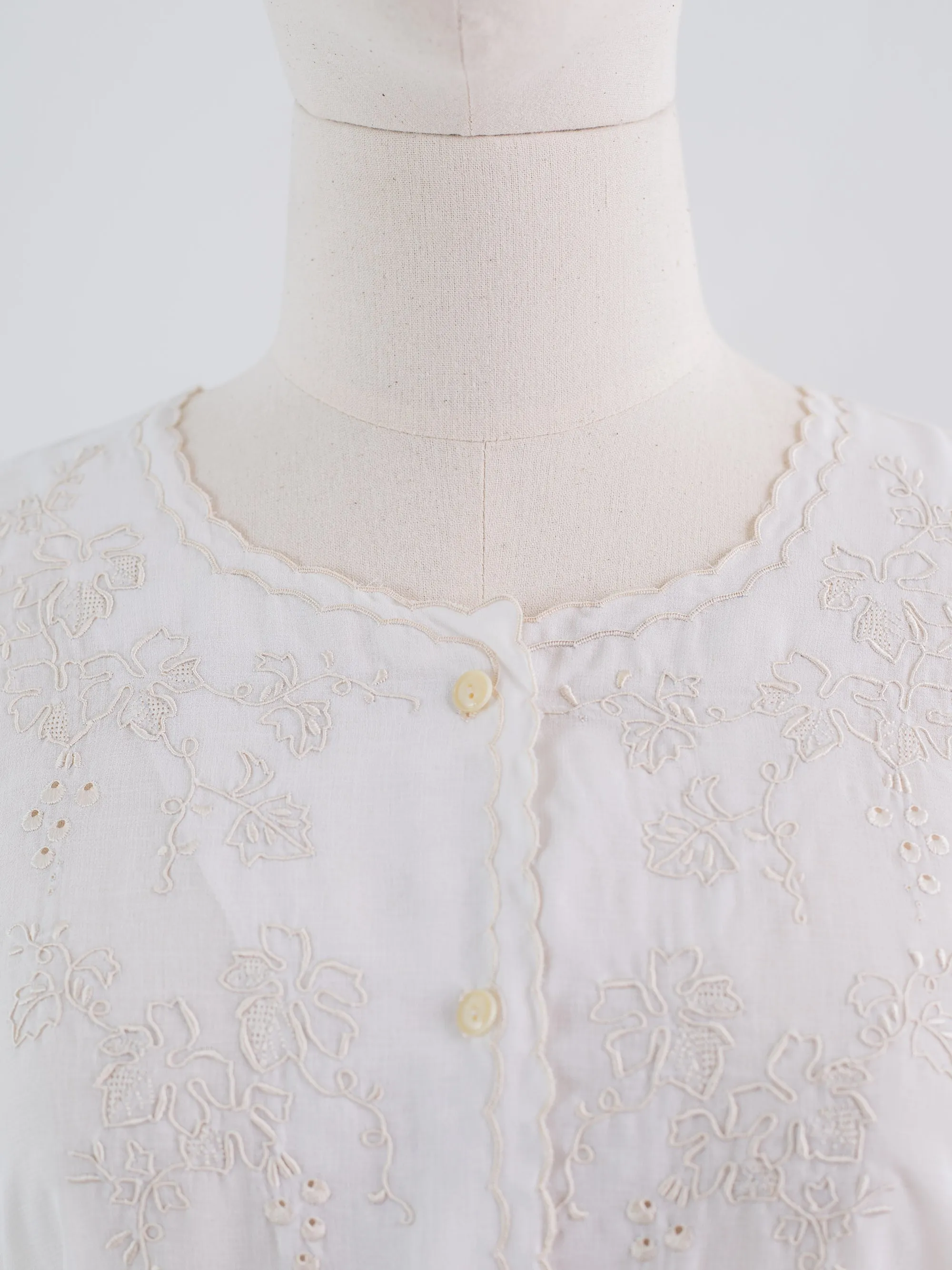 Vintage White Half Sleeve Round Neck Embroidered Cotton Blouse