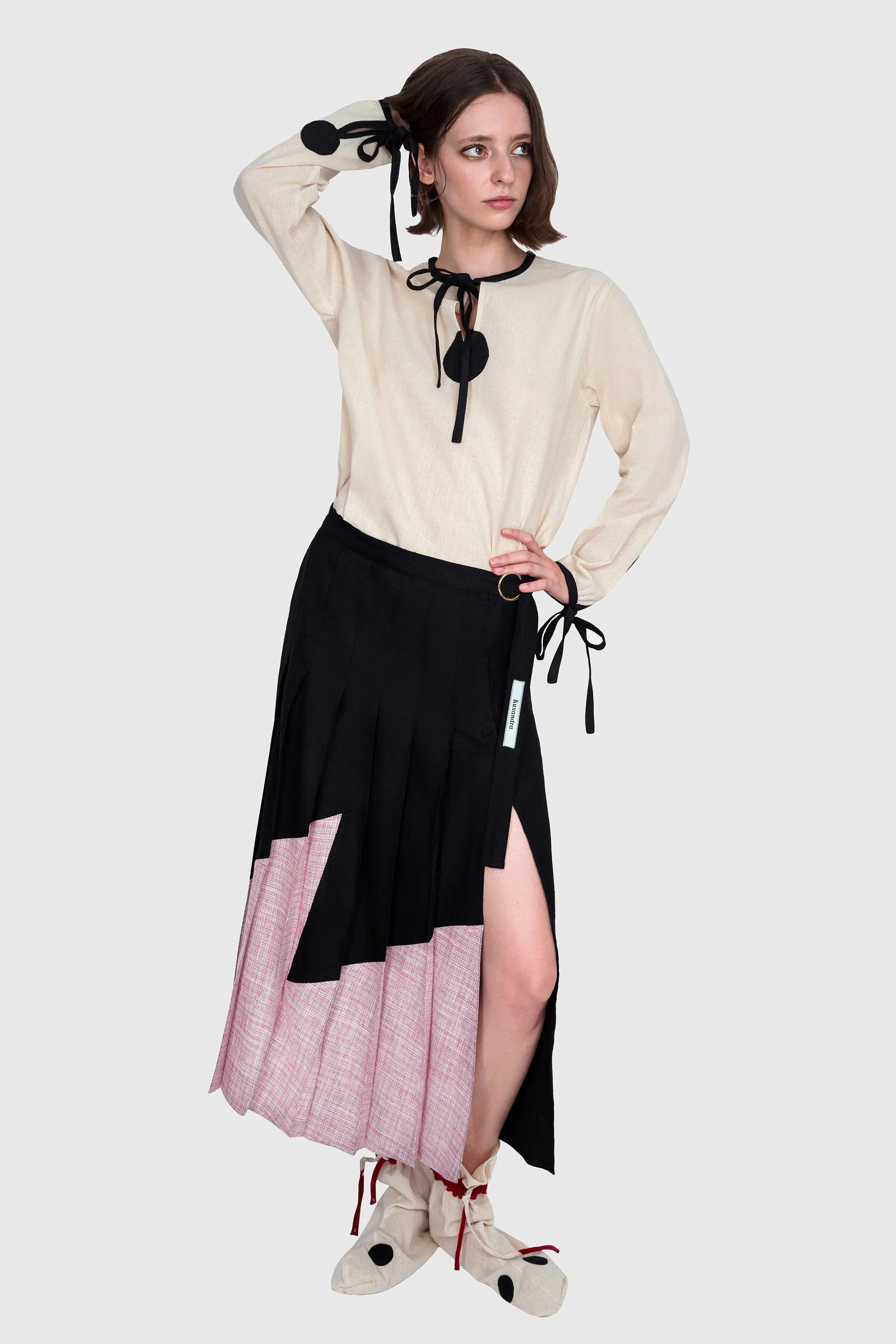 Z Pleated Skirt - Black and Pink